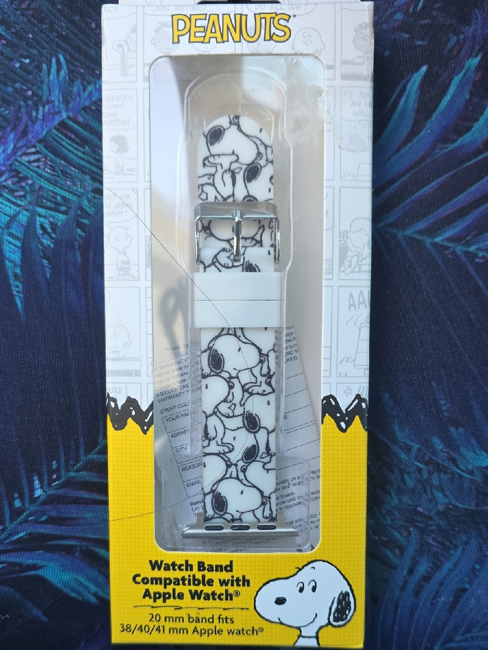 Peanuts White and Black Snoopy Pattern Apple Watch Band